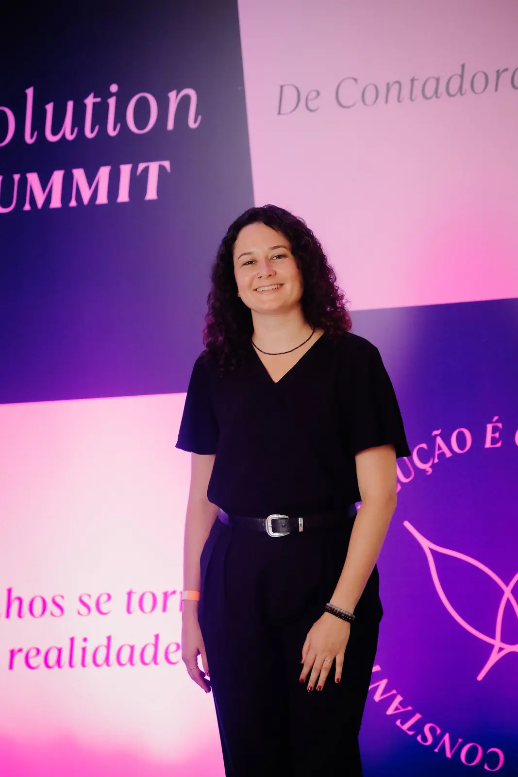 Mariana, fundadora da E-ventos, em um summit corporativo
